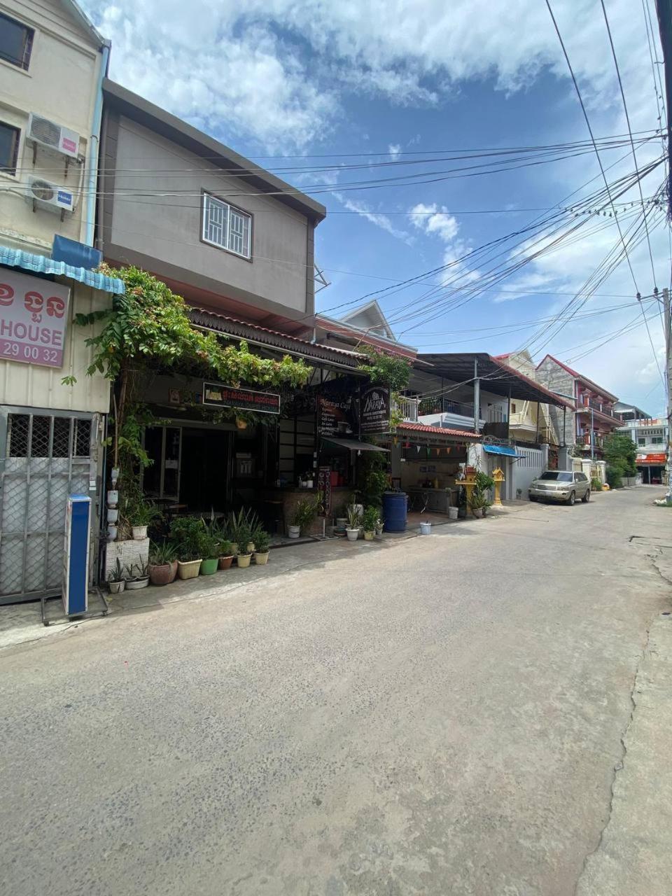 Naraya Guesthouse Phnom Penh Exteriör bild